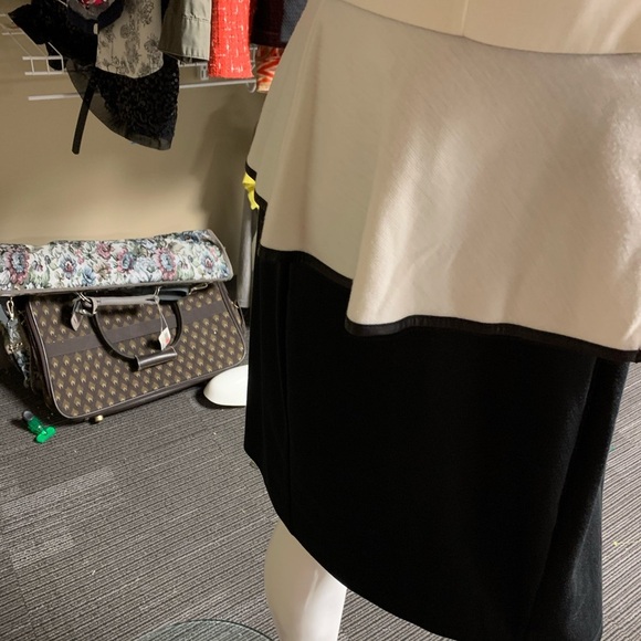 En focus studio dress - Picture 4 of 4